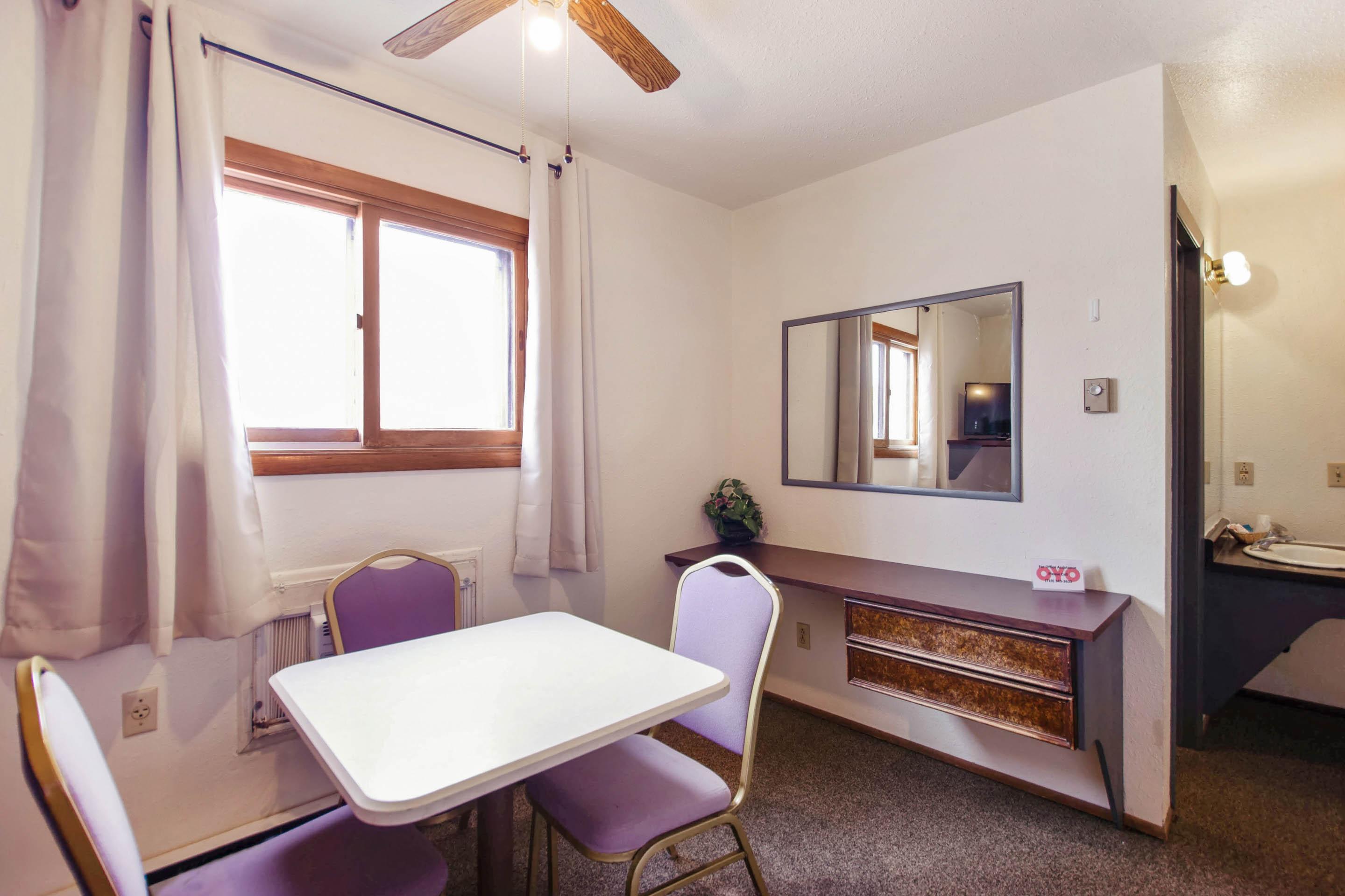 Oyo Hotel Cheyenne Wells - Us 40 Екстериор снимка