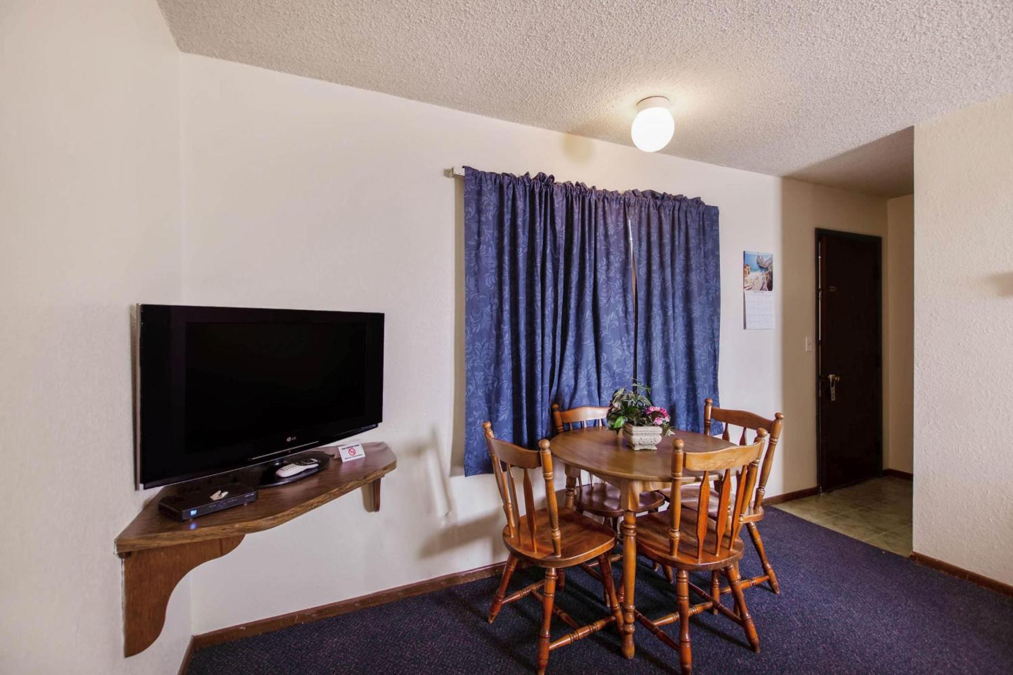 Oyo Hotel Cheyenne Wells - Us 40 Екстериор снимка