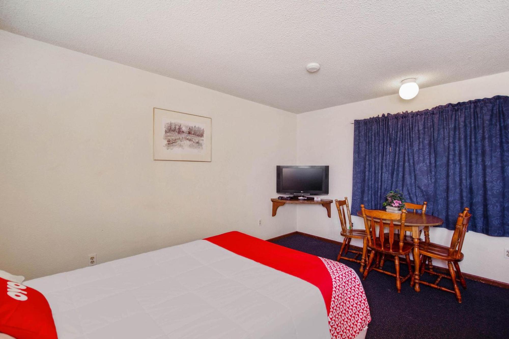 Oyo Hotel Cheyenne Wells - Us 40 Екстериор снимка
