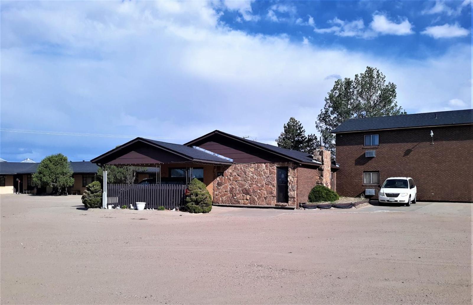 Oyo Hotel Cheyenne Wells - Us 40 Екстериор снимка